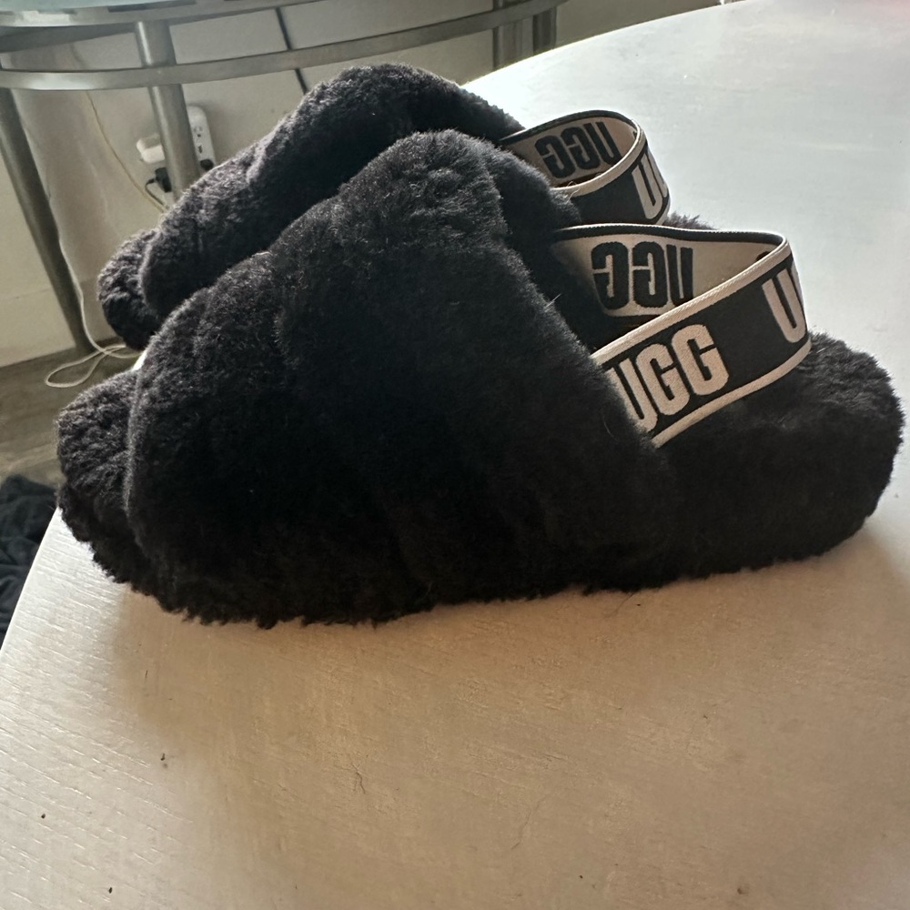 Ugg slippers Size 6